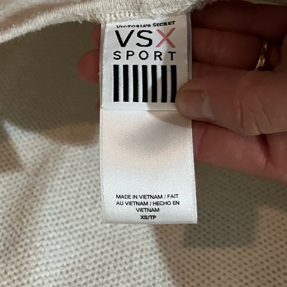 VSX Sport- Victorias Secret. beautiful cut, and style! Size XS, great fabric! - Picture 3 of 4